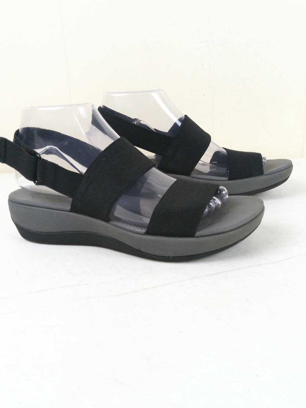 Clarks Cloudsteppers Black and Gray Elastic Strap Sandals Strappy Slingback 8
